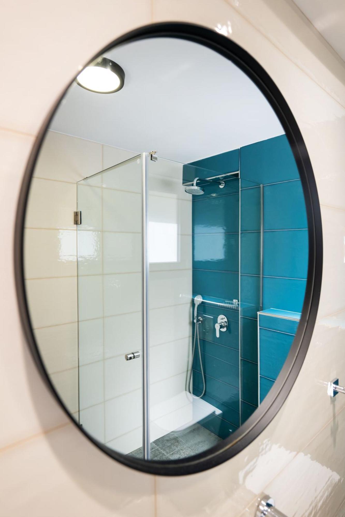 Adam'S Suite Frinion Bagian luar foto